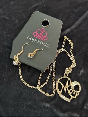 paparazzi Gold Mom Heart Pendant Necklace and Earrings